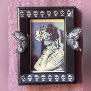 Unique custom 2 x 3 frame Frida Kahlo tribute 🖤🌺